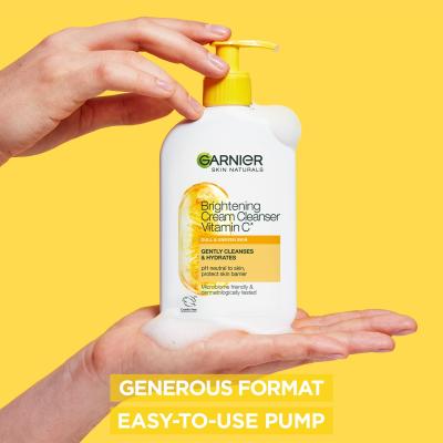 Garnier Skin Naturals Vitamin C Brightening Cream Cleanser Bőrtisztító krém nőknek 250 ml