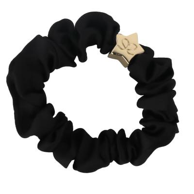 By Eloise London Silk Scrunchie Gold Star Hajgumi nőknek 1 db Változat Black
