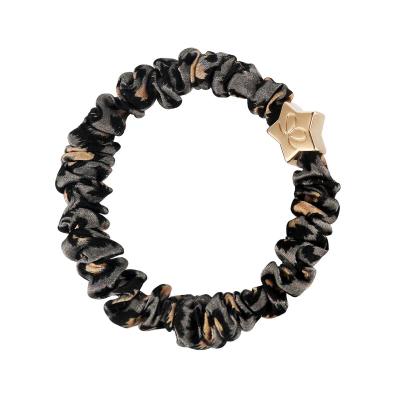 By Eloise London Skinny Silk Scrunchie Gold Star Hajgumi nőknek 1 db Változat Grey Leopard