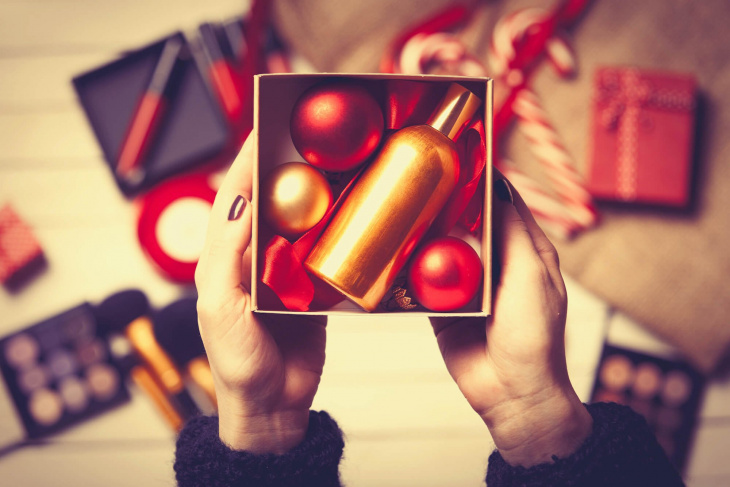 Hogyan válasszunk illatszert ajándékba?